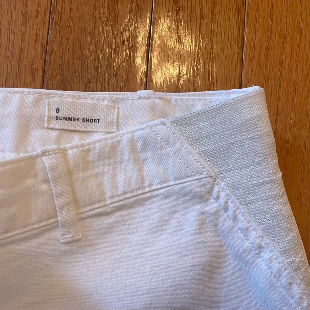 Gap Maternity - white side panel (underbelly) maternity shorts. Maternity size 0 - Picture 3 of 3